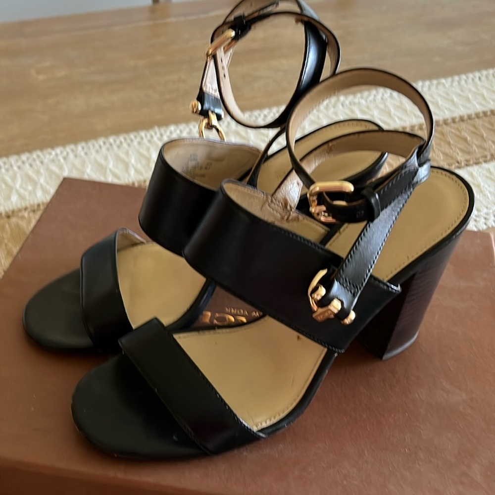 COACH sandals 6.5